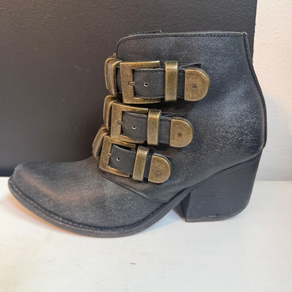 Jeffrey Campbell Buckle Ankle Boots Womens 7 Black Leather Distressed Triple Str - Picture 6 of 11